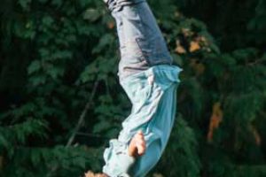 nanaimo-bungee-young-man-jump